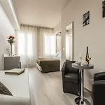 Astoria Deluxe Guest house 3*