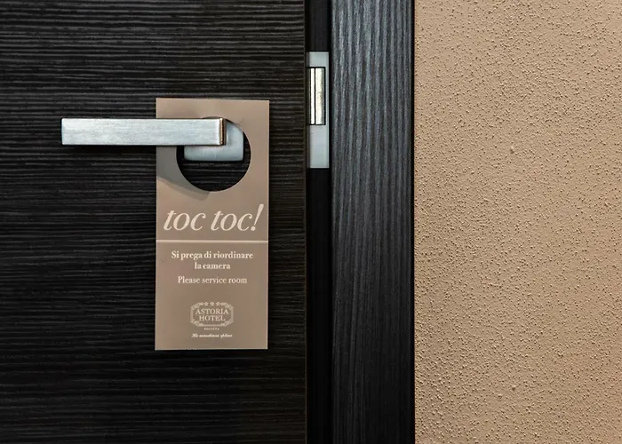 Astoria Deluxe 게스트하우스 3*