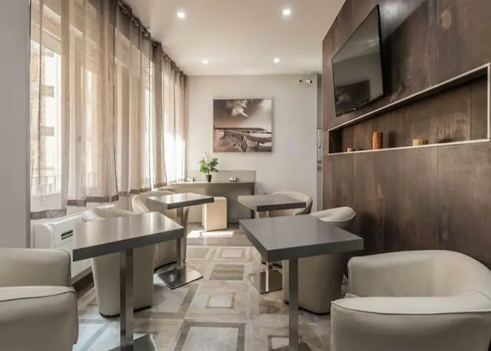 Pensión Astoria Deluxe 3*